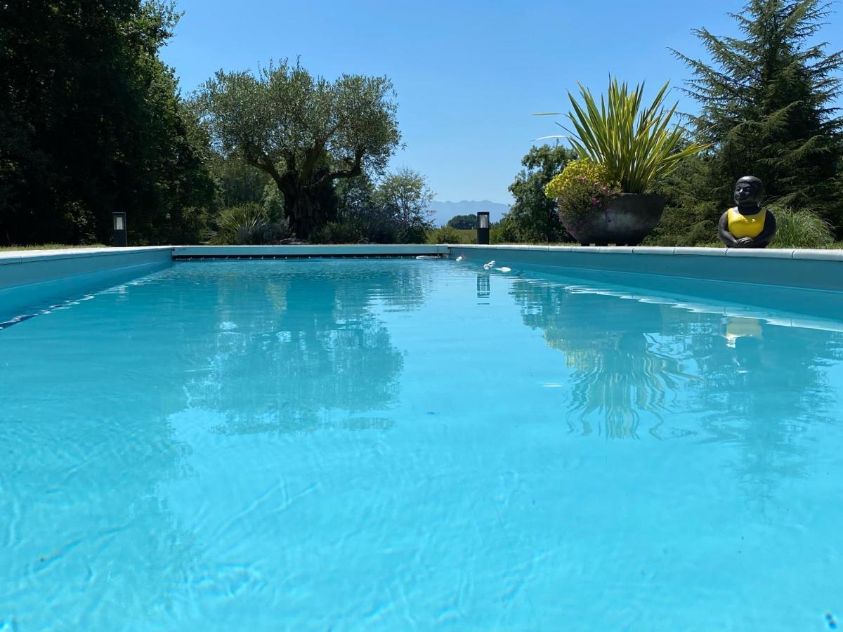 Aou Saintou Hotel Morlaas Buitenkant foto